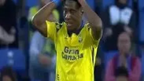 魏桥向尚勇闯乒超男团决赛舞台